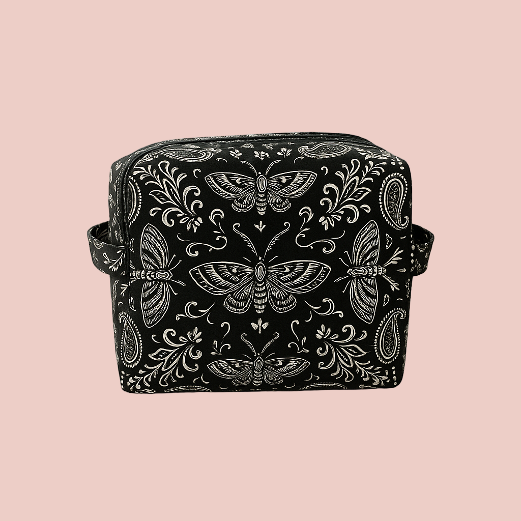 Handmade zipper pouch – fabric pouch for makeup, tech or stationery